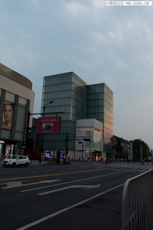 城市风景，用PS和LR结合制作冷色调的城市风景照